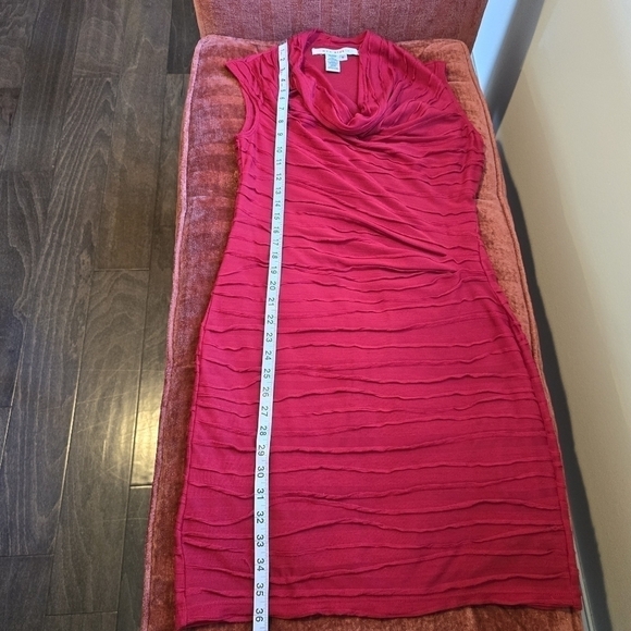 Max Studio Ruched & Textured Stretch Red Sleeveless Cowl Neck Sheath Dress Sz. S - Picture 10 of 10